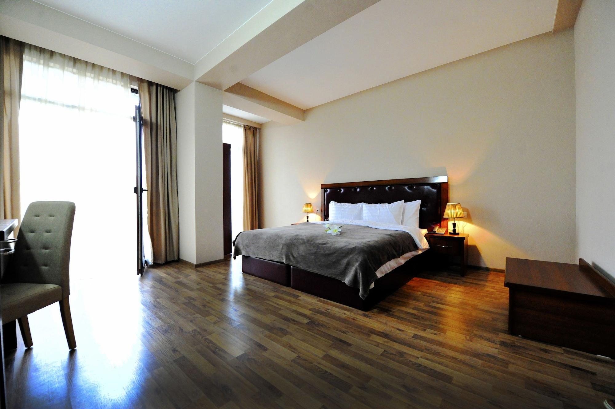 Rogalux Blue Hotel Tbilisi Eksteriør billede