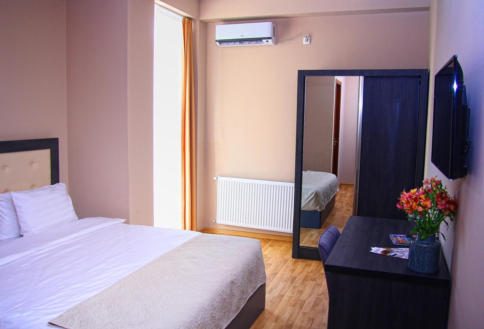 Rogalux Blue Hotel Tbilisi Eksteriør billede